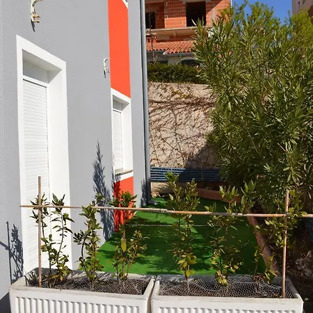 Lussy Apartment Pula